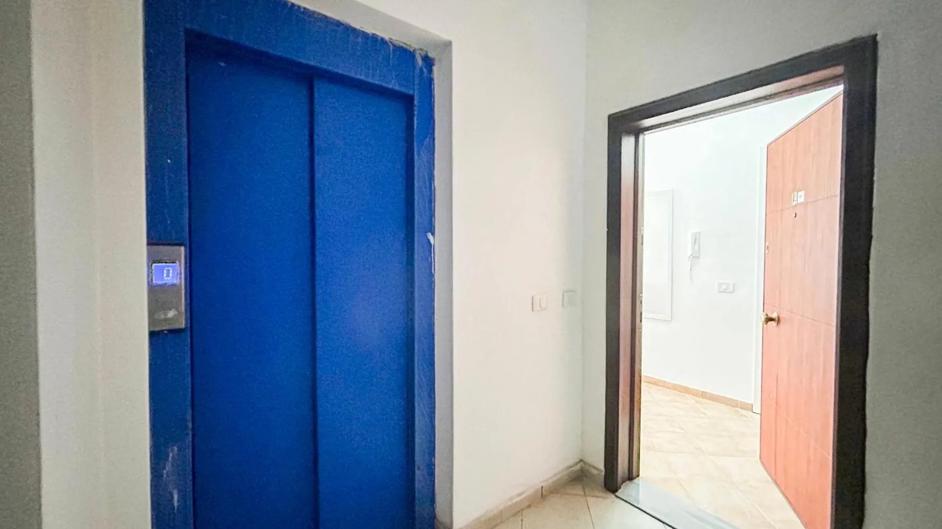 Top Sea View Apartment ドゥラス アルバニア